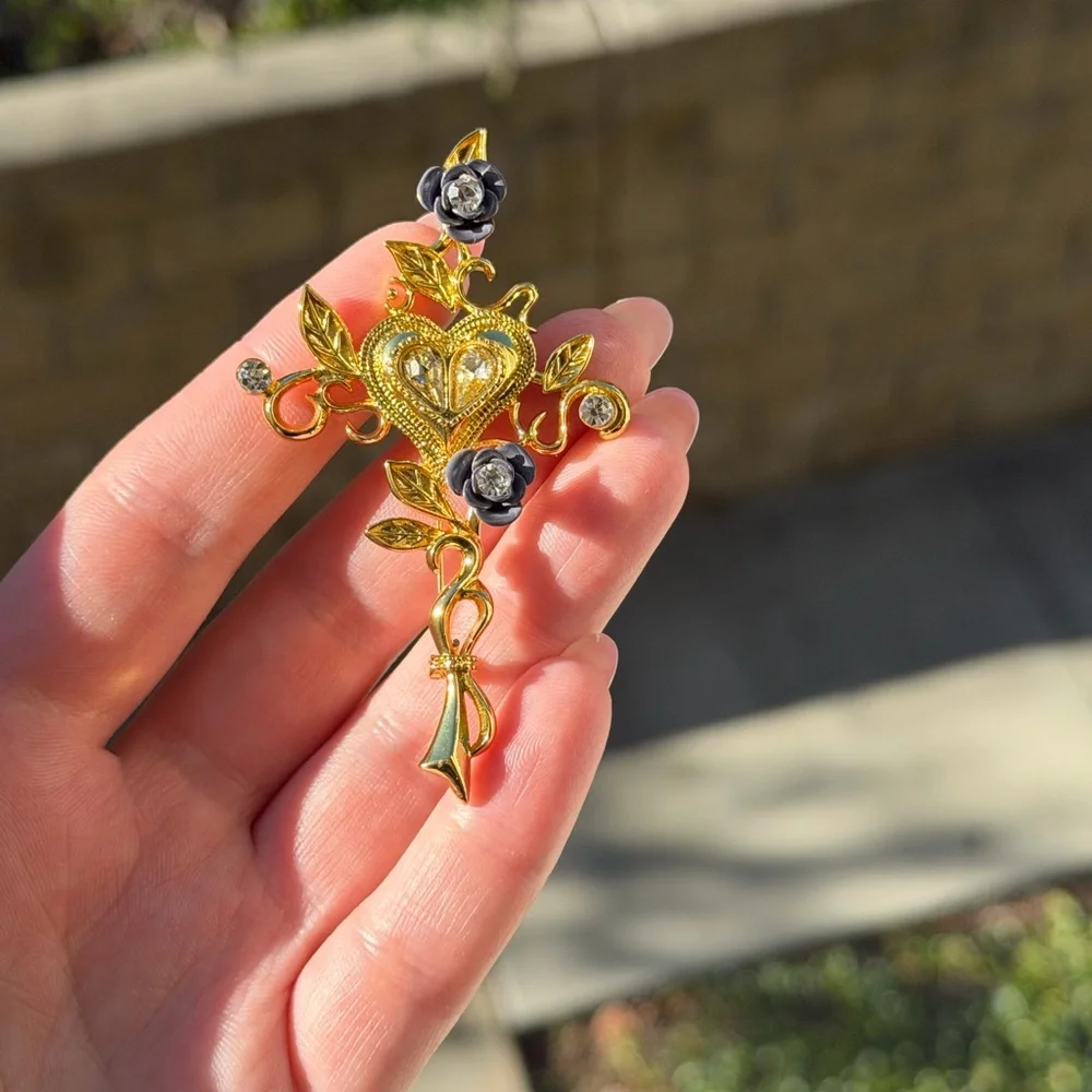 Heart Floral Brooch with Crystals Vintage Style